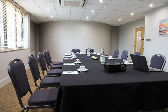 Aylward Room / Closed boardroom set up